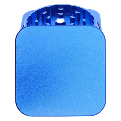 Quadratischer Grinder in Blau – mit Gravur personalisieren, hochwertiger Look und präzise Mahlung.